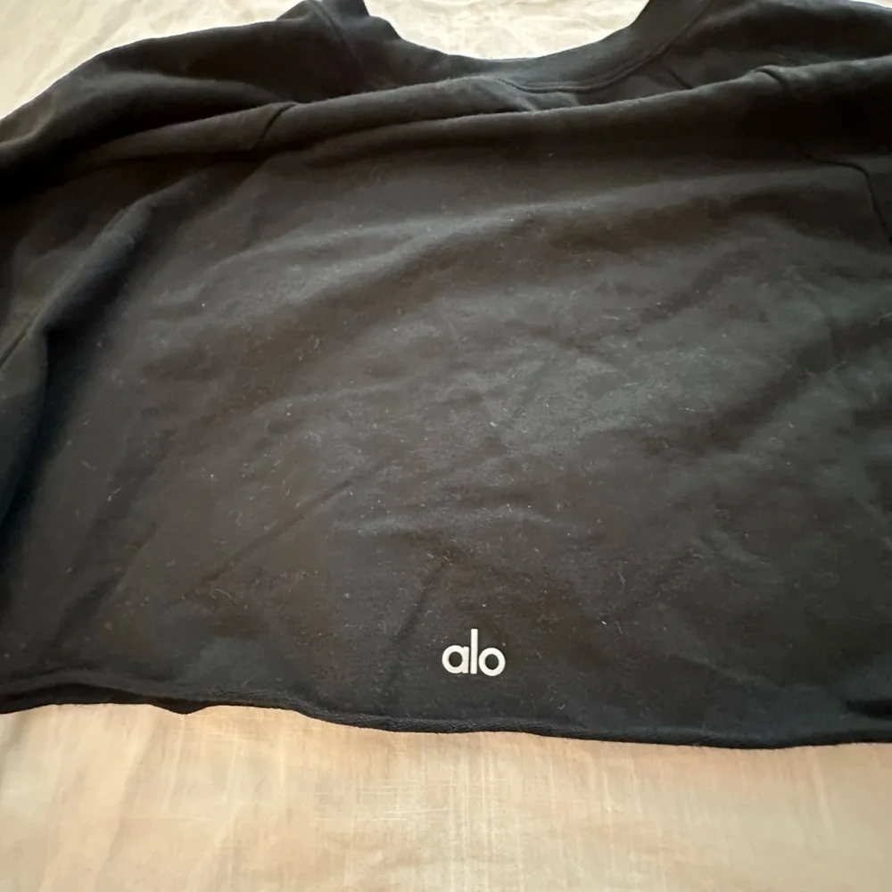 Alo Cropped Tailored Crew Neck Sweatshirt